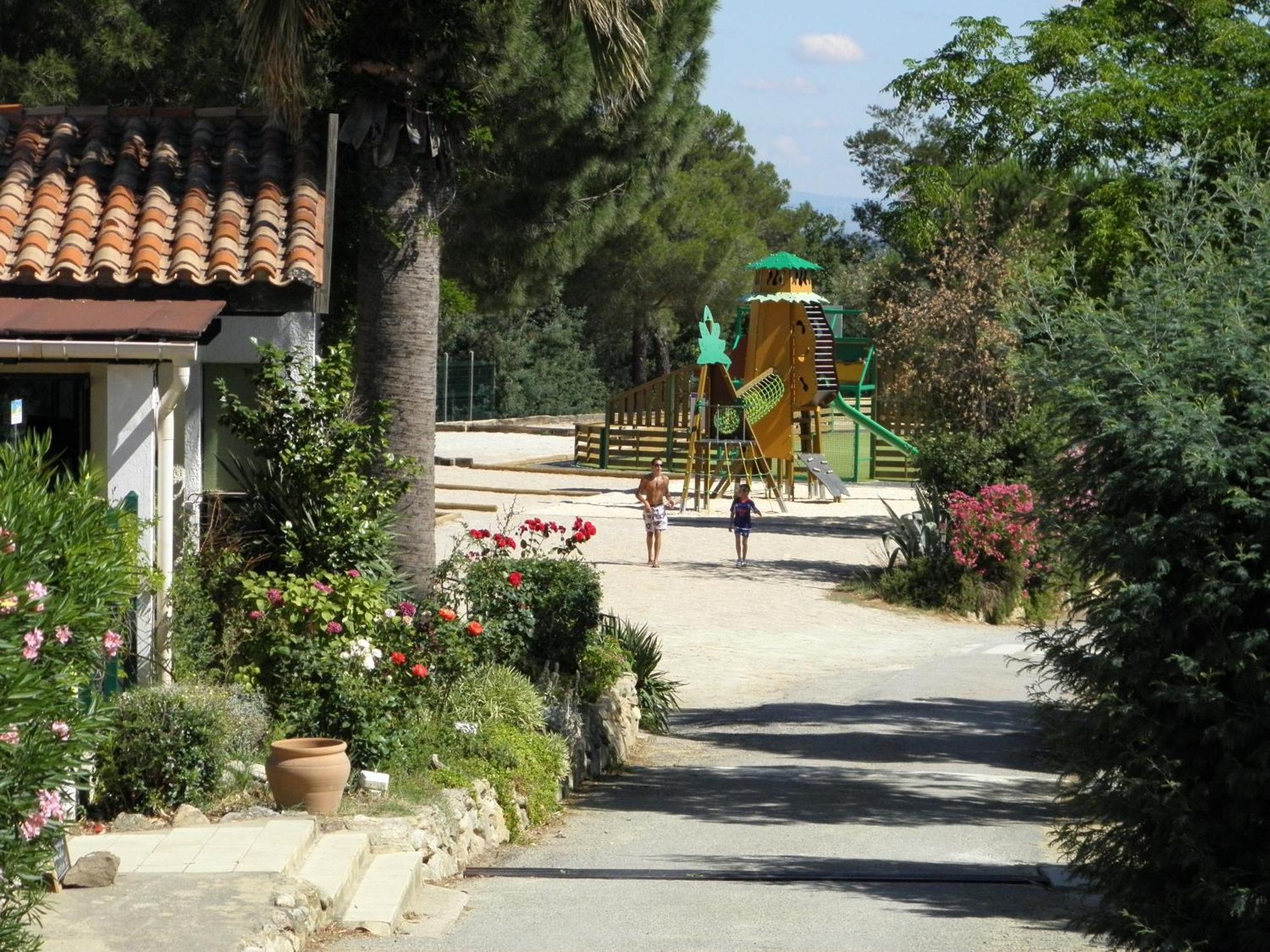 阿尔伯雷斯露营地 Laroque-des-Albères 外观 照片